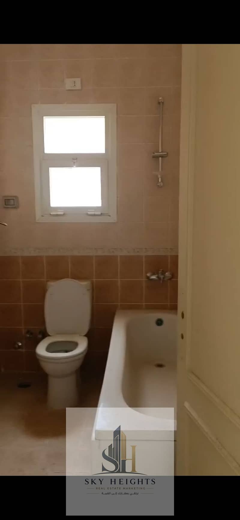8 1000792423. jpg