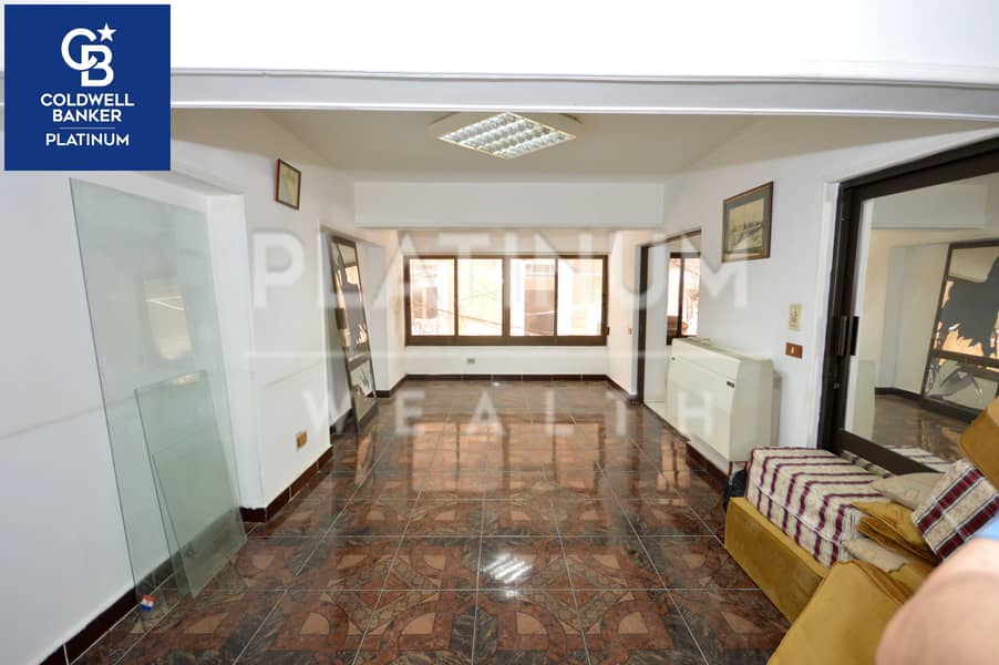Super-luxury finishes Unobstructed view All utilities included Licensed administrative office space available for rent – pohled 6