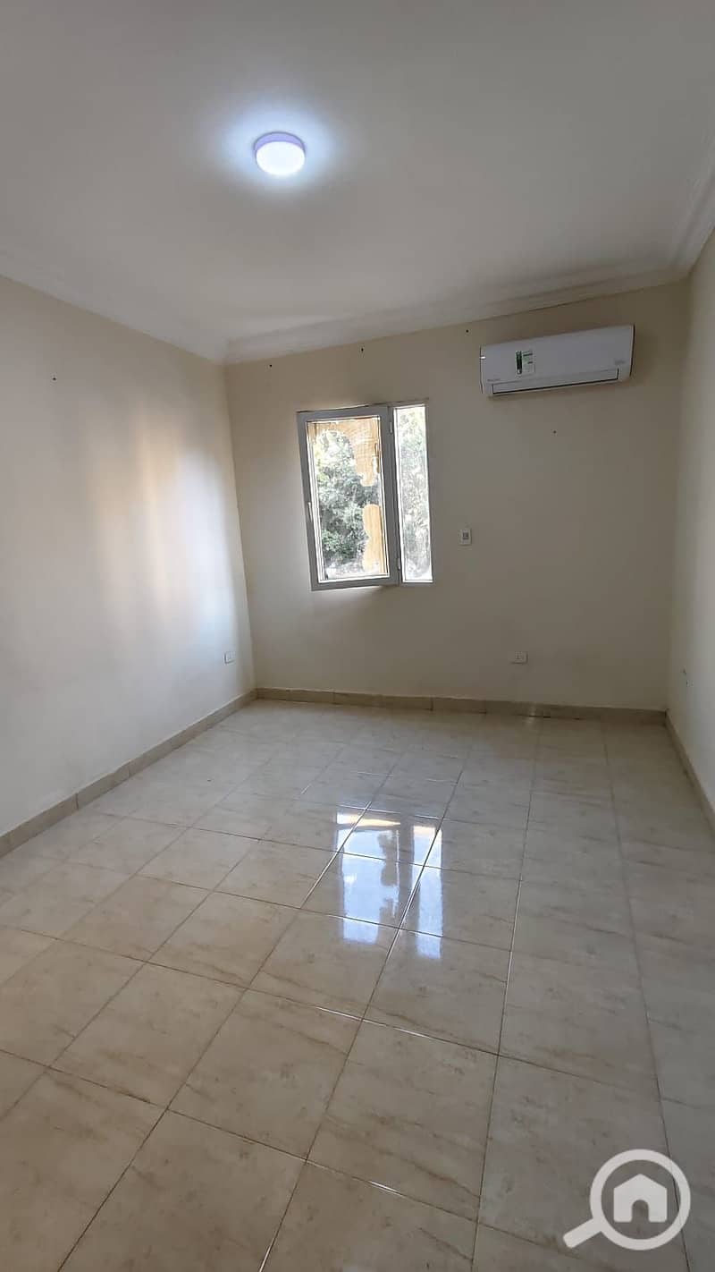 Apartment for rent under the new law in Badr El-Din building, first floor, elevator, fully air-conditioned with kitchen. - Widok 4