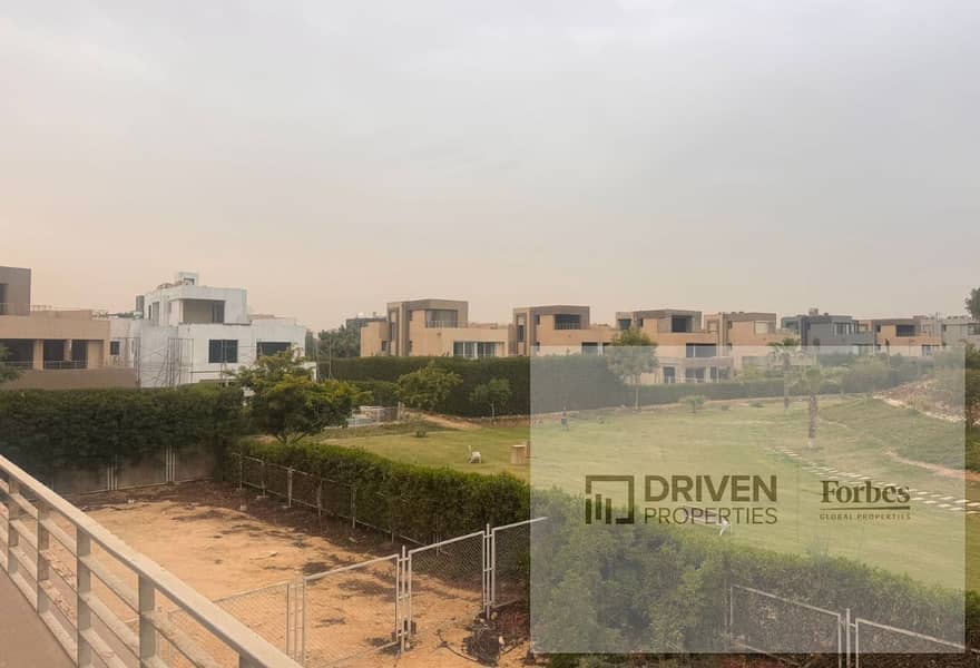 Standalone Villa Type M for Sale in Palm Hills Golf Extension Compound 6th Of October The Crown Golf Views - Więcej