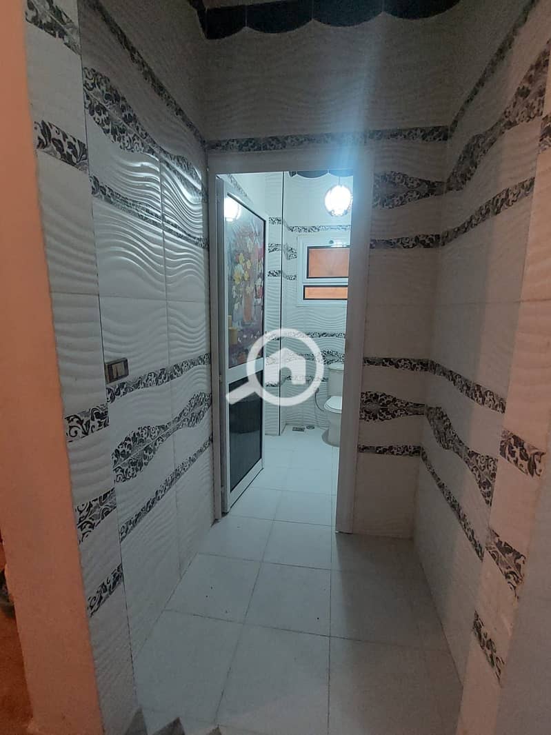 For sale in the Consultants Compound - Southern Investors | Fifth Settlement. A very prime location, one minute from the Southern 90th Street and the Al-Rehab Bridge, and close to the Mohamed Naguib Axis, the Gamal Abdel Nasser Axis, the Intelligence Area, and all services, malls, and compounds. - Ansicht 2