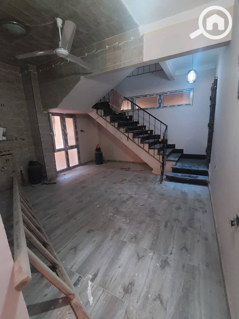 For sale in the Consultants Compound - Southern Investors | Fifth Settlement. A very prime location, one minute from the Southern 90th Street and the Al-Rehab Bridge, and close to the Mohamed Naguib Axis, the Gamal Abdel Nasser Axis, the Intelligence Area, and all services, malls, and compounds. - Ansicht 3