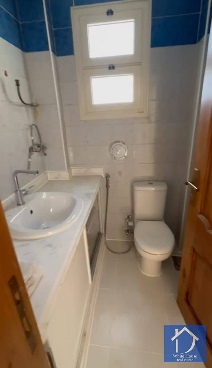 Standalone villa with a swimming pool, 700 sq m, in Princess Compound. Super Lux finishing, prime location. - Więcej