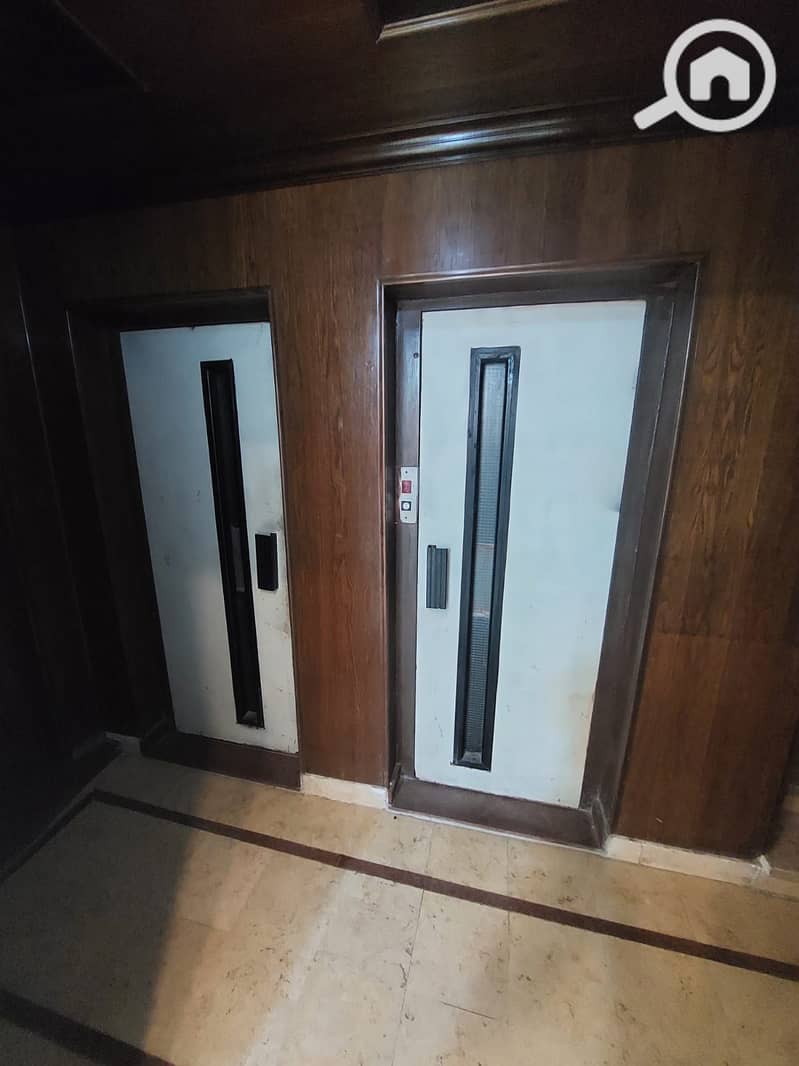 Apartment for sale on Iskander Ibrahim Street, very close to the sea, three bedrooms and a reception area, three pieces, 2 bathrooms with a sea view. - Mehr