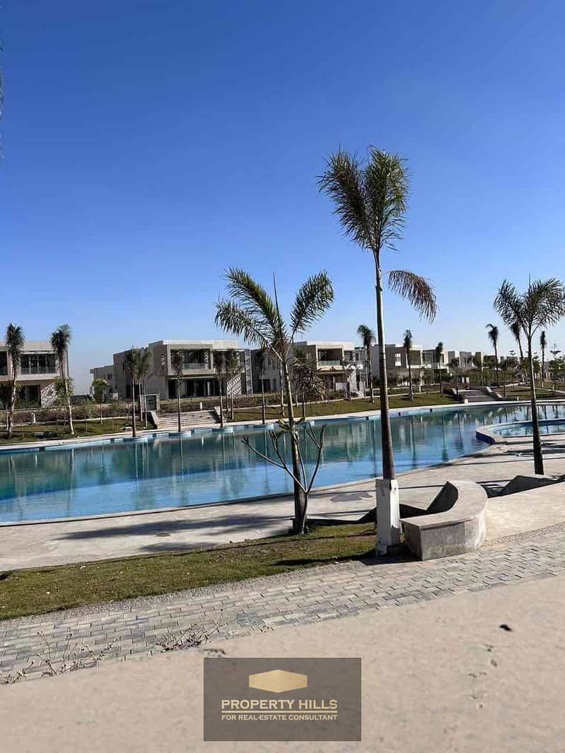 A villa for instant rent in Al-Hudaybah, October with a direct view of the pyramids next to New Giza and Arkan Plaza - Mehr