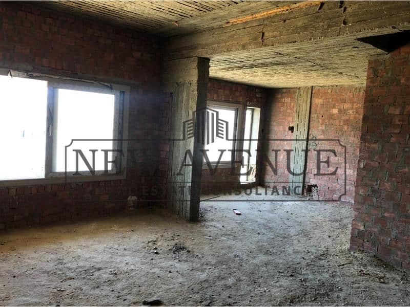 Special price for sale, Roof penthouse at Galleria Moon Valley with private pool - Widok 4
