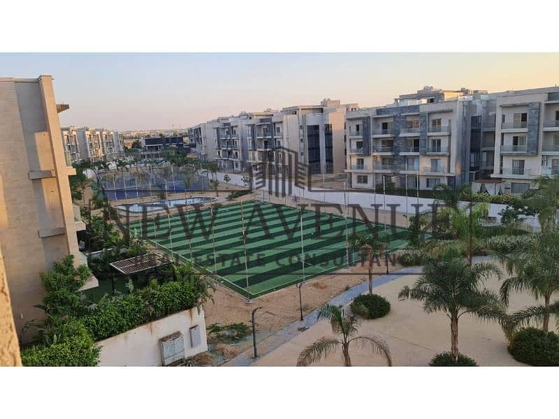 Special price for sale, Roof penthouse at Galleria Moon Valley with private pool - Więcej