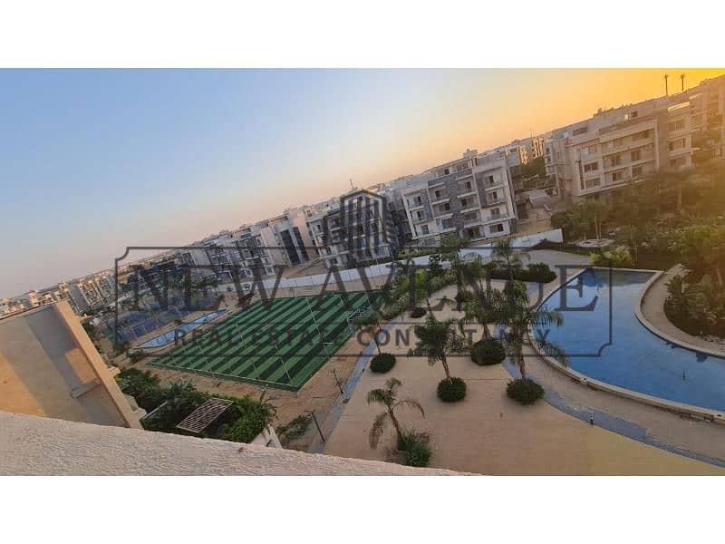 Special price for sale, Roof penthouse at Galleria Moon Valley with private pool - Widok 3