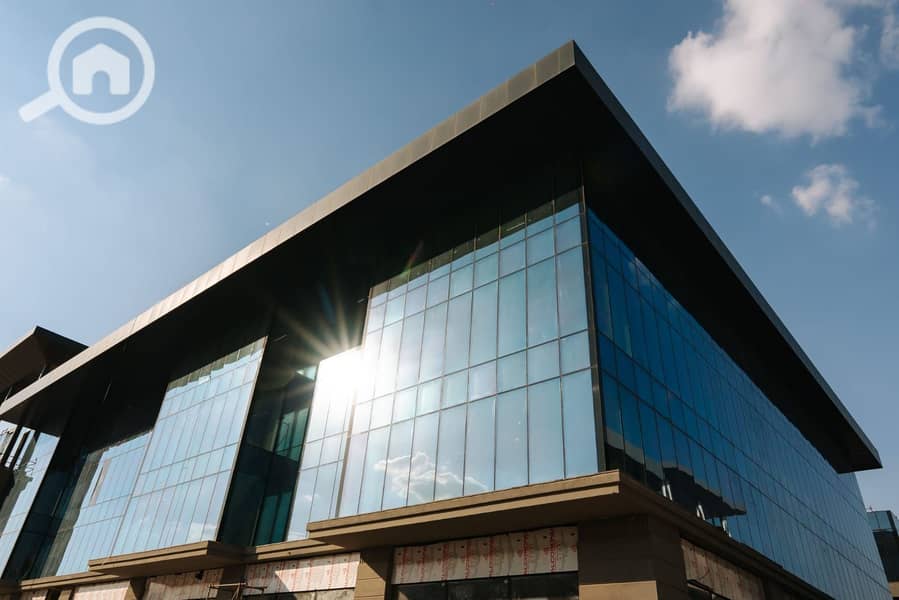 Immediate pick-up store directly on the Ninety, a commercial shop in Golden Gate Mall in the Fifth Settlement, in installments in front of AUC. – další