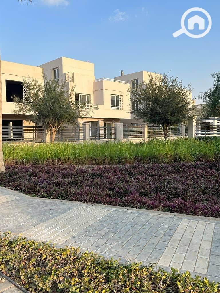Prime located townhouse in Atrio compound El Sheikh Zayed - Więcej