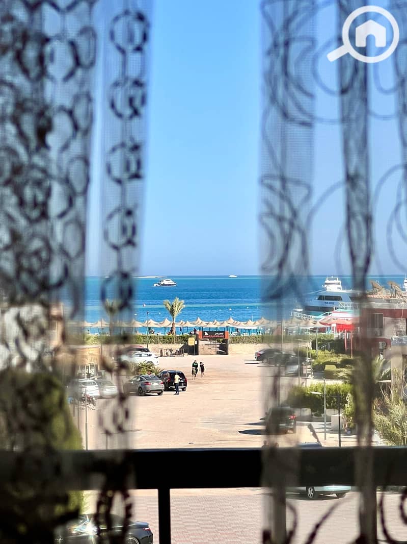 Hotel chalet for daily rent in Hurghada in the best locations of the tourist promenade with a private beach and panoramic view. - Widok 2