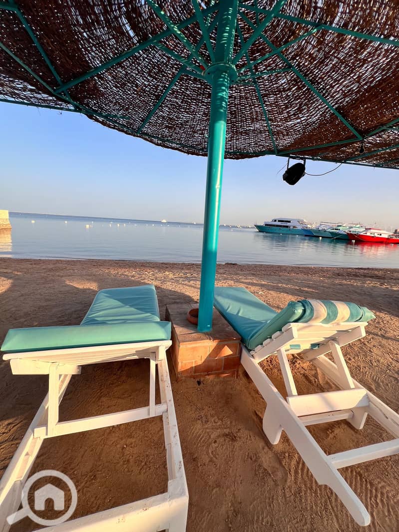 Hotel chalet for daily rent in Hurghada in the best locations of the tourist promenade with a private beach and panoramic view. - Widok 4