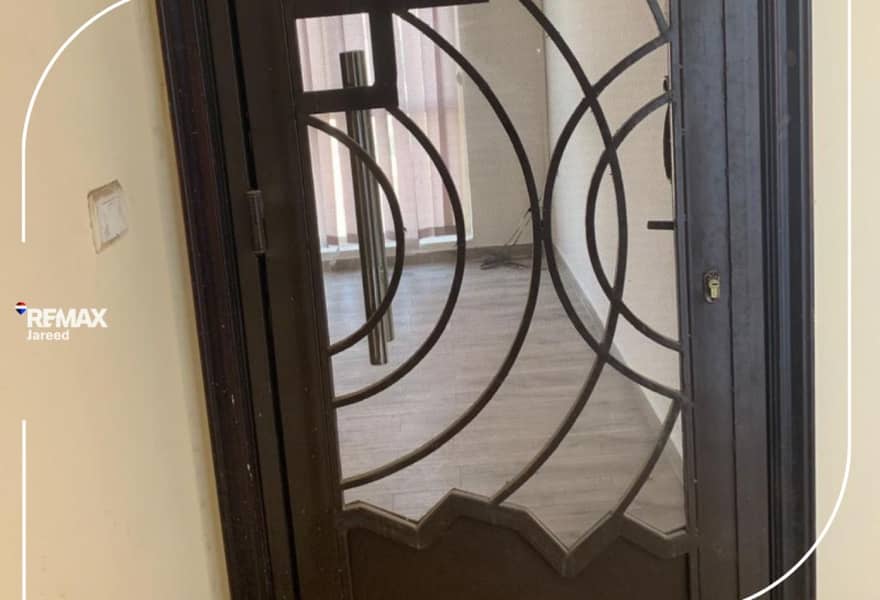 a fully equipped office for rent in Al Moez Plaza Mall Sheikh Zayed - Mehr