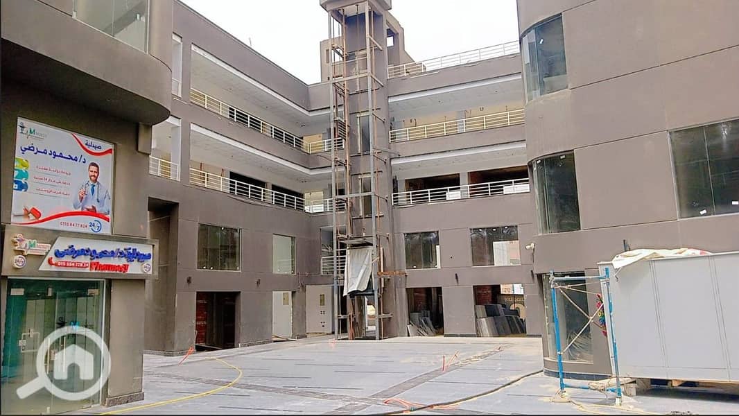 Ground floor commercial space of 34 square meters and an external area of 20 square meters next to Foul Nour restaurant – pohled 4