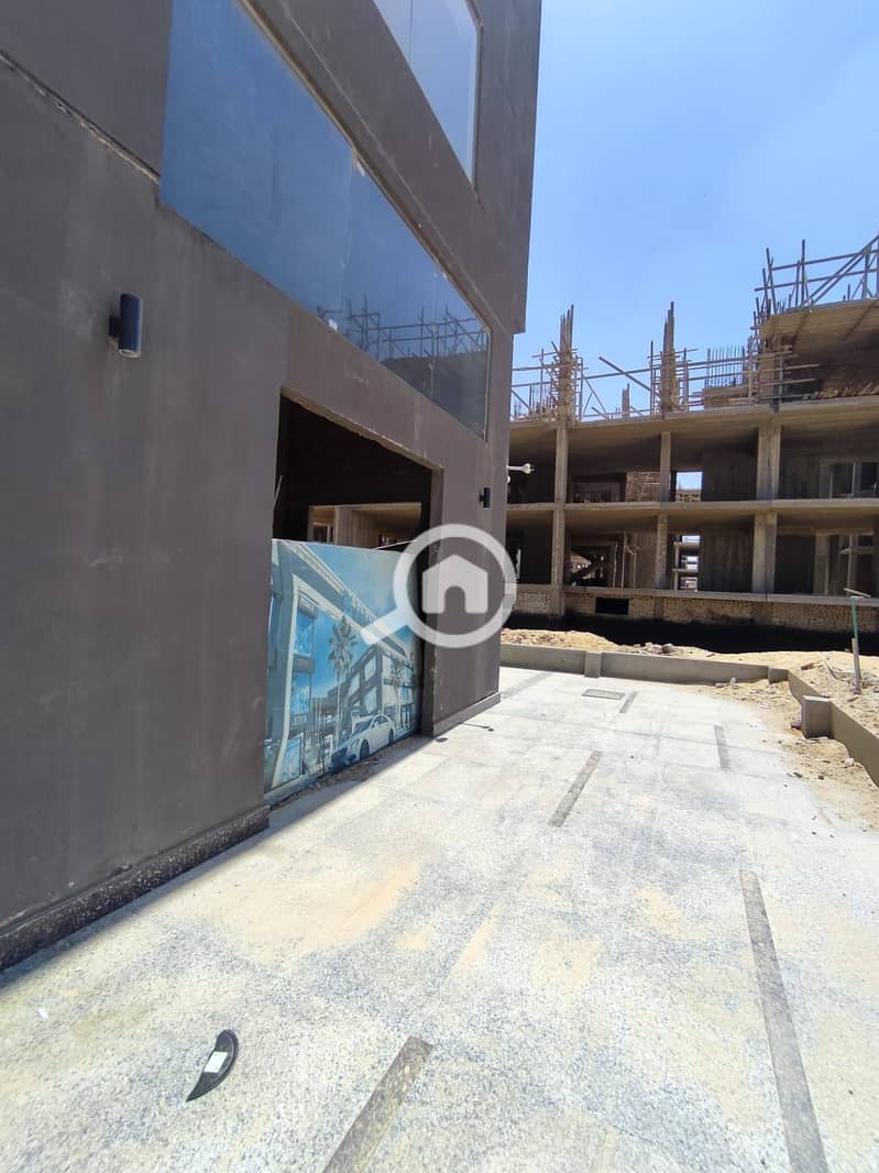 Ground floor commercial space of 34 square meters and an external area of 20 square meters next to Foul Nour restaurant – pohled 6