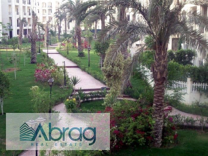 For rent: 122 sq m apartment with two bedrooms, kitchen, and air conditioning in Hadayek El Mohandeseen Compound, Sheikh Zayed City. - Więcej