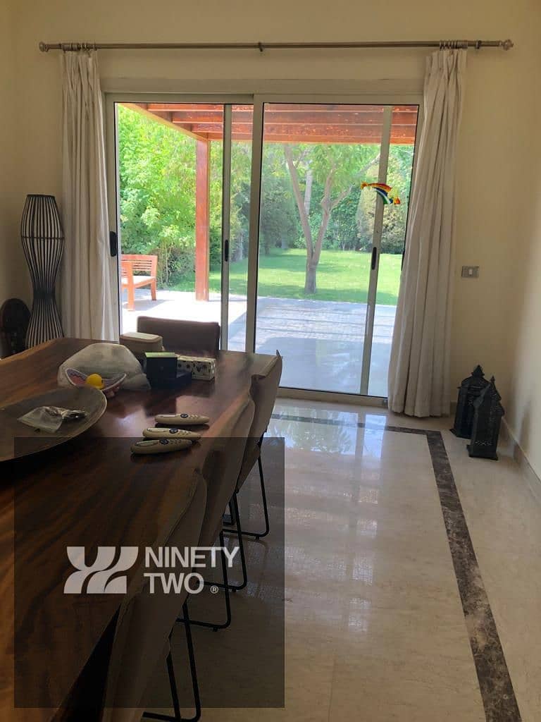 Luxury Standalone Villa for Rent in Katameya Heights kitchen with appliances and ACs - Ansicht 3