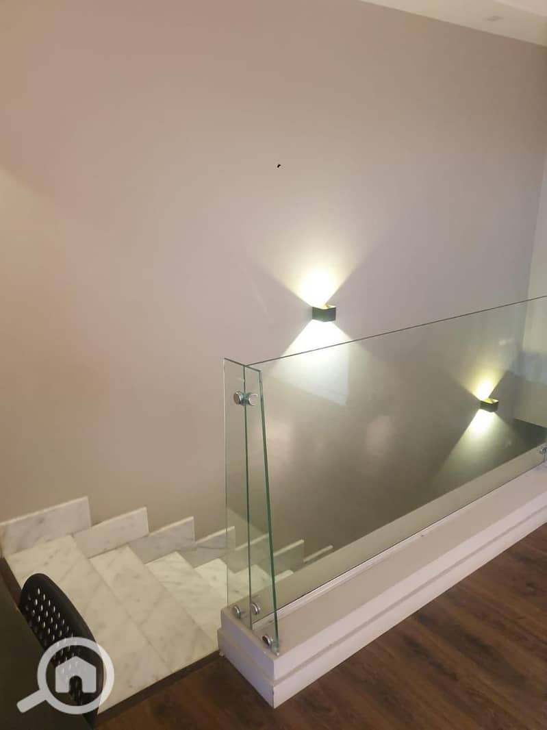 Penthouse for rent in compound mountain view hyde park fully furnished - Więcej