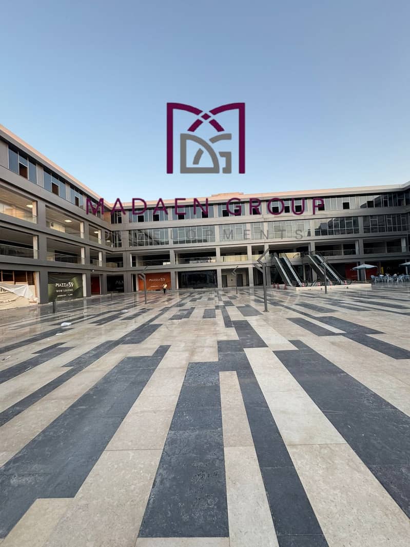 Office for sale in the heart of Sheikh Zayed in Al Ma Mall, with a very good cash price. Immediate delivery is available, and there can be an installment period of one year at a good price per meter. - Więcej