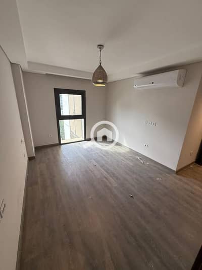 1 Bedroom Flat for Sale in Sheikh Zayed, Giza - photo_3_2026-06-15_13-46-22. jpg 1 Bedroom Flat for Sale in Sheikh Zayed, Giza - photo_3_2026-06-15_13-46-22. jpg