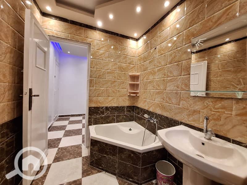 14 1000356219. jpg