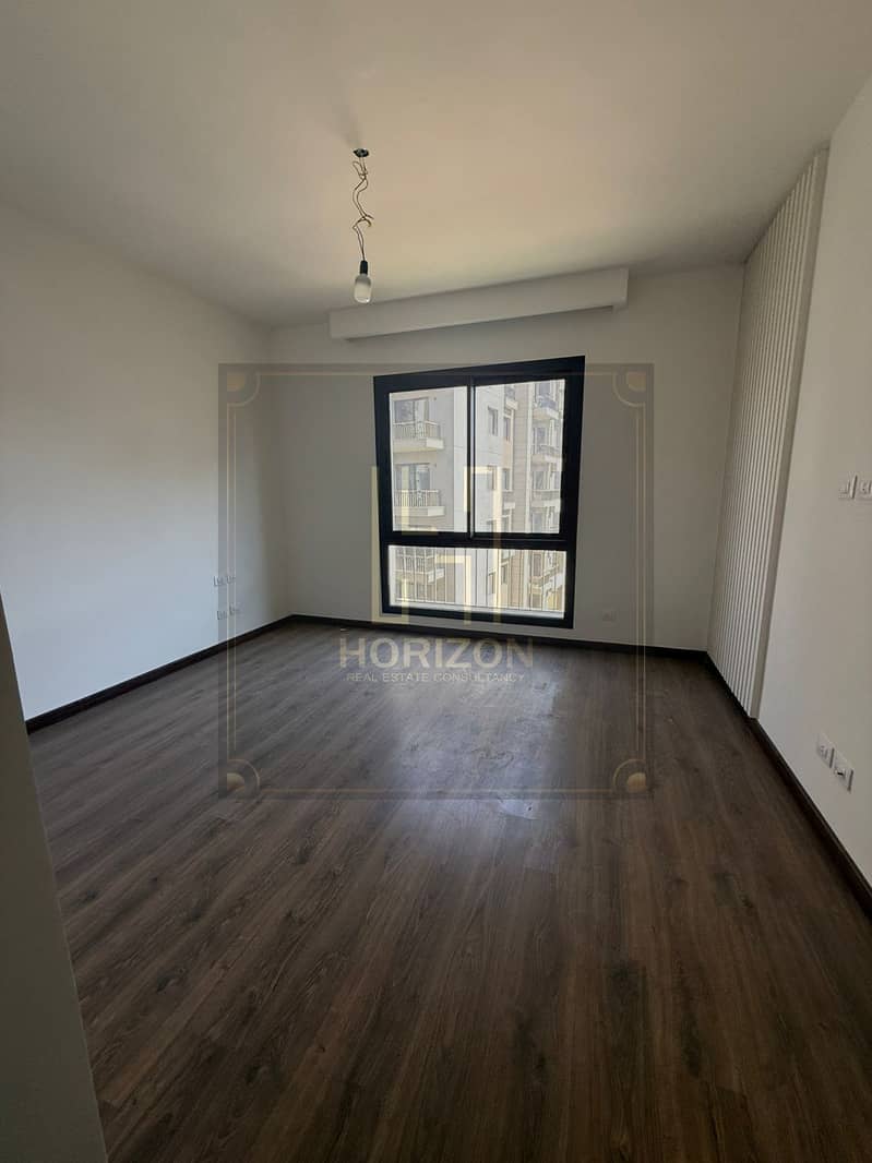 Semi furnished with appliances apartment 210m for rent in District 5 Compound by Marakez - Widok 4
