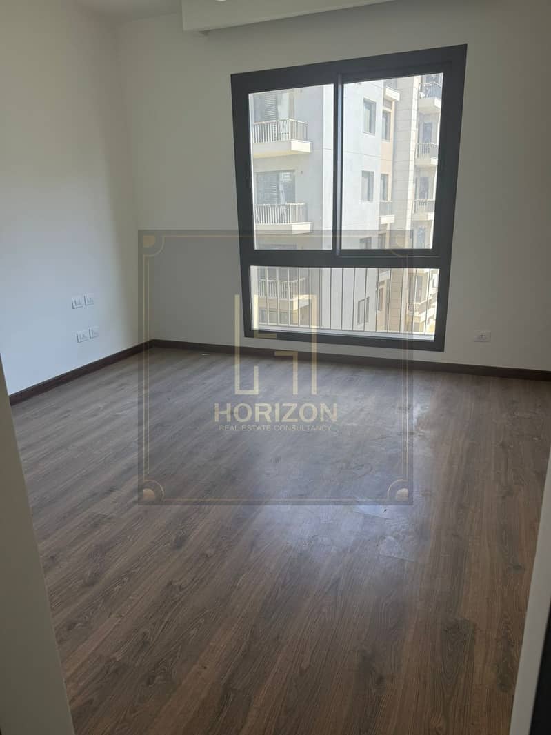 Semi furnished with appliances apartment 210m for rent in District 5 Compound by Marakez - Widok 5