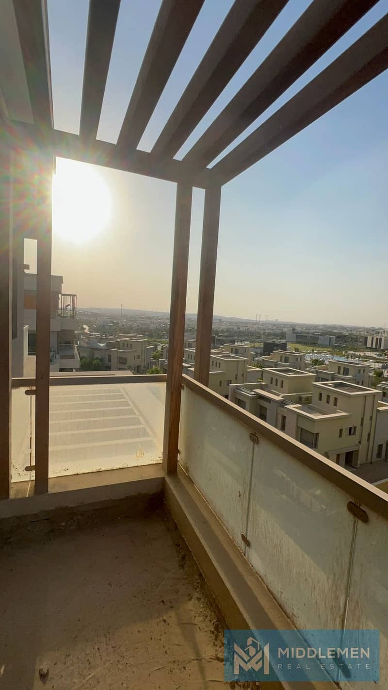 penthouse 286m + 145m roof Prime location Direct on Clubhouse & facing north sodic villette new cairo - Widok 5