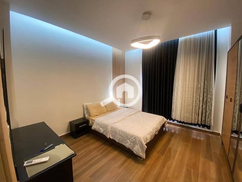 For a quick sale in the heart of Taj City! || Last ready-to-move villa available || Fully finished and ready to live in || Directly facing Cairo Airpo - Widok 6
