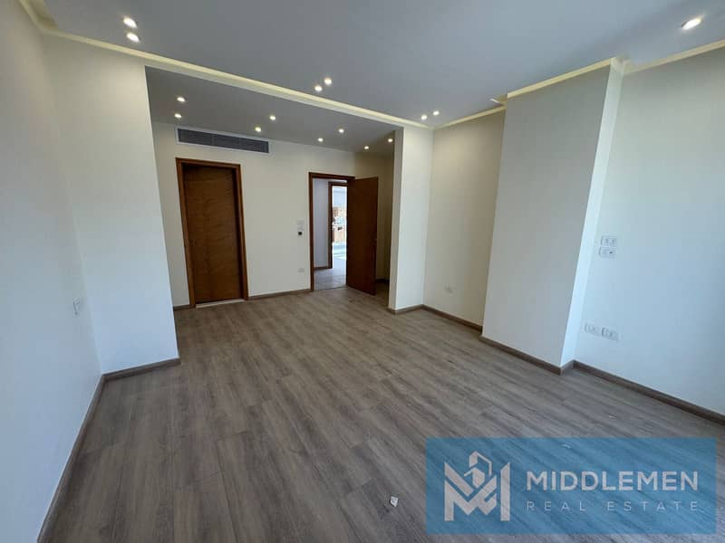 apartment for rent 187m fully equipped with kitchen appliances and heated AC’s super lux finishing imported materials sodic villette sky condos - Ansicht 6