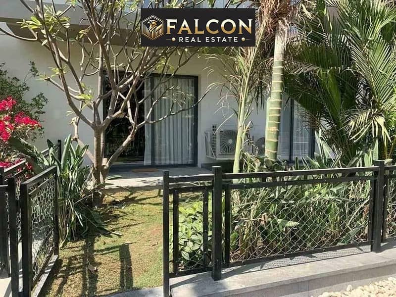 Corner townhouse with 3 main facades in the heart of the capital, next to La Vista City and Palm Hills. 10-year installment plan. - Mehr