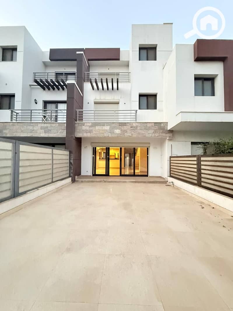 town house for rent in hyde park with AC'S and kitchen new cairo - Widok 3