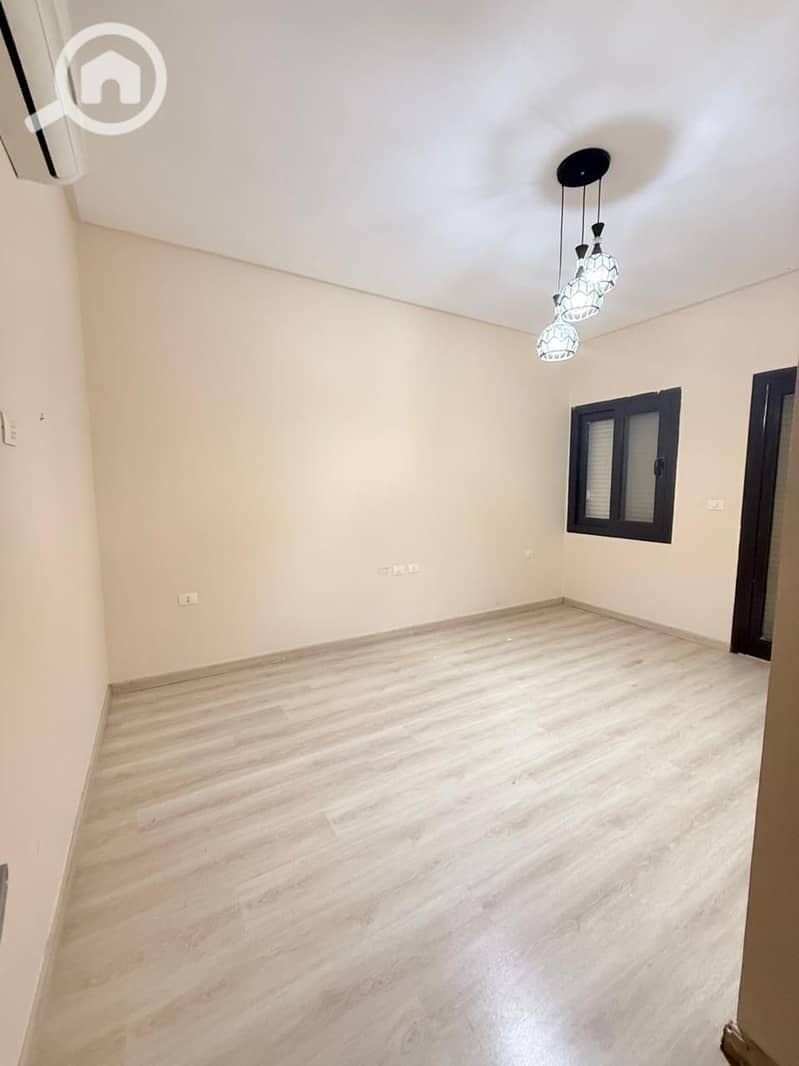 town house for rent in hyde park with AC'S and kitchen new cairo - Widok 4