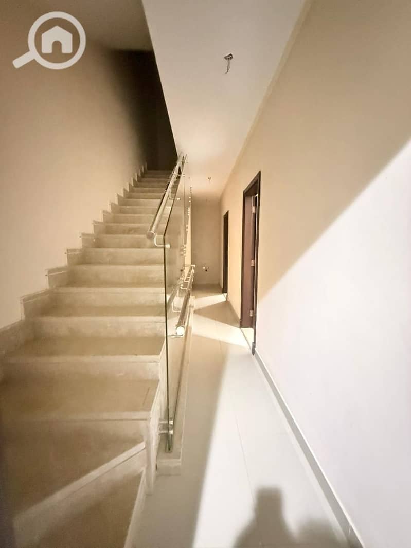 14 ec2bed11-4dd2-4eef-8311-3f73ba502b7c. jpg