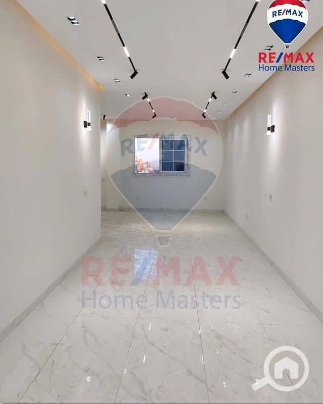 - Ready-to-move-in apartment for sale on Suez Canal Street in Mansoura (Main Corner) - Ansicht 2