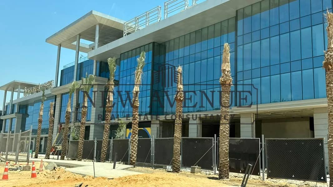 Full Luxury Office Floor 1489sqm for Rent at Golden Gate New Cairo Direct on South 90 Street Elevate & Expand Your Business - Więcej