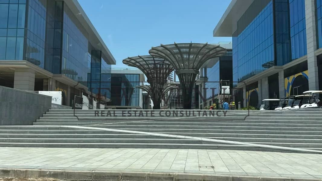 Premium Office 586sqm for Rent at Golden Gate New Cairo Direct on South 90 Street Elevate & Expand Your Business - Widok 3