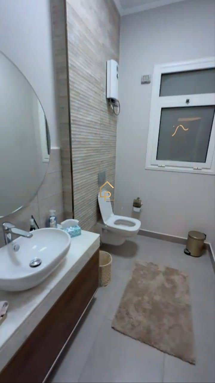 Upper Family house rent in The Crown Palm Hills very prime location - Mehr