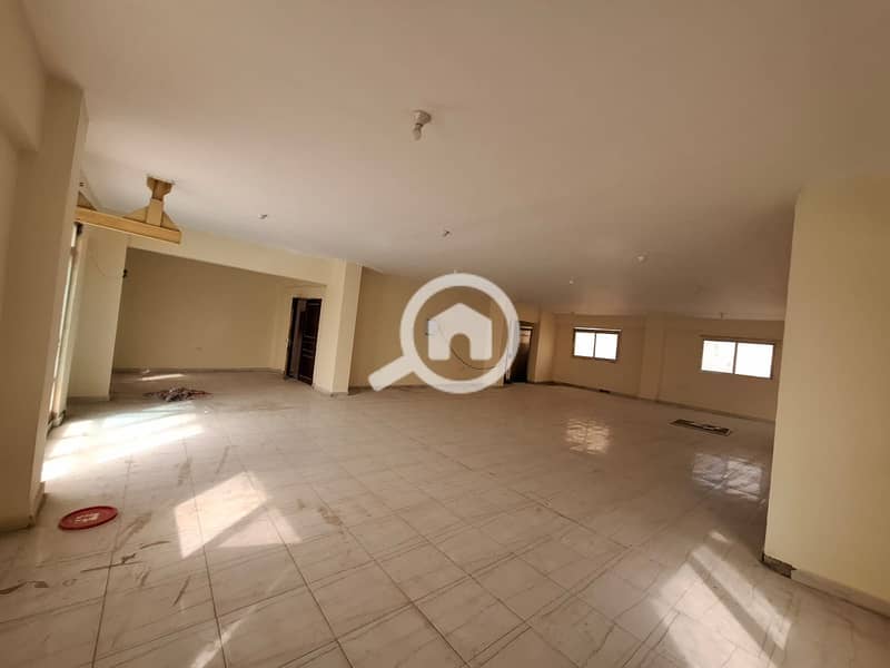 A 300 square meter basement is available for rent in the industrial area of Fifth Settlement. – pohled 6