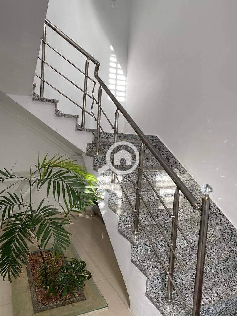Villa for annual rent in a very premium location - Mehr