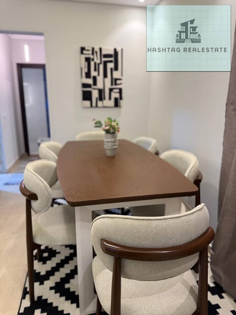 Luxury hotel apartment for rent in حي 16 Badreldin, just meters from Mazar Mall and close to Beverly Hills Sheikh Zayed, in front of Kompond El Karma on a main street. – pohled 3