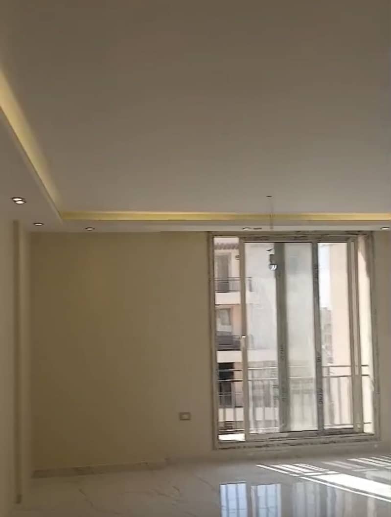 Corner apartment for Rent in Taj Shalya, New Cairo. BUA: 146 SQM - Widok 2
