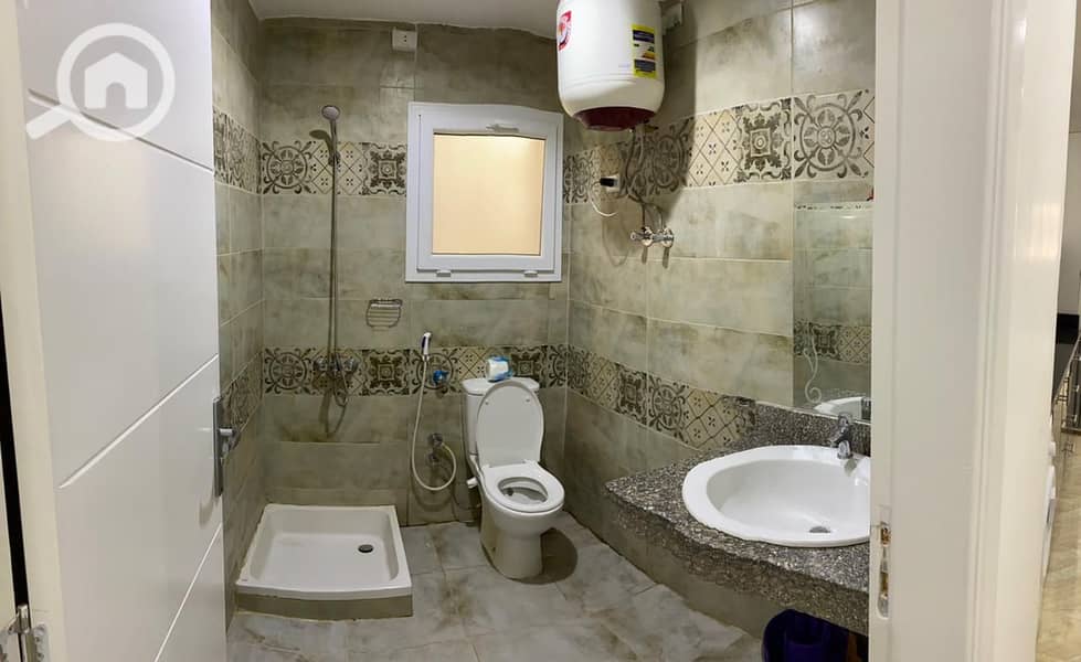 6 ab18c255-bdeb-41ef-9f05-21b76e36e9cb. jpg