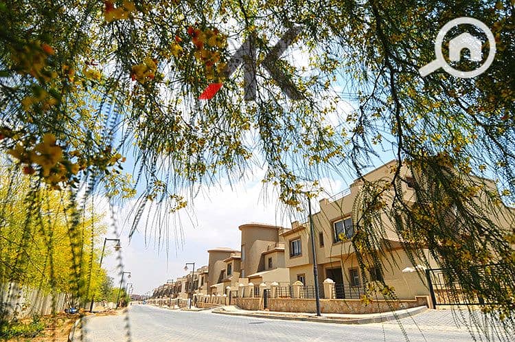 Prime Location Twin House villa For Sale in Palm Hills Kattameya . PK1 - New Cairo - Widok 3