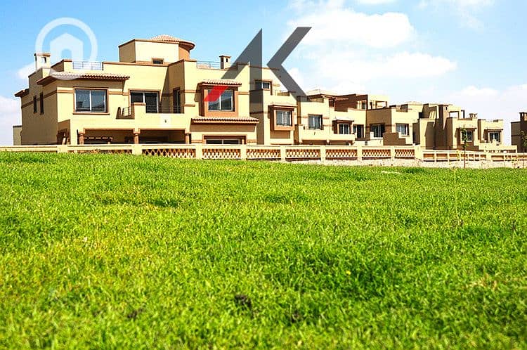 Prime Location Twin House villa For Sale in Palm Hills Kattameya . PK1 - New Cairo - Widok 4