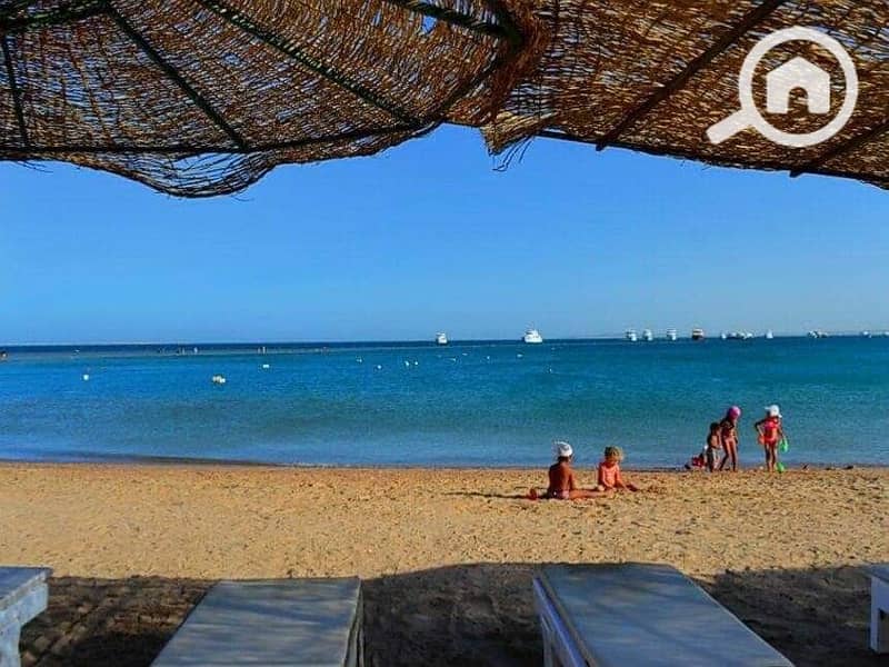 Very modern chalet for daily rental in Hurghada, in the heart of the tourist promenade, with the best location, high quality, sea view, and promenade. - Ansicht 2