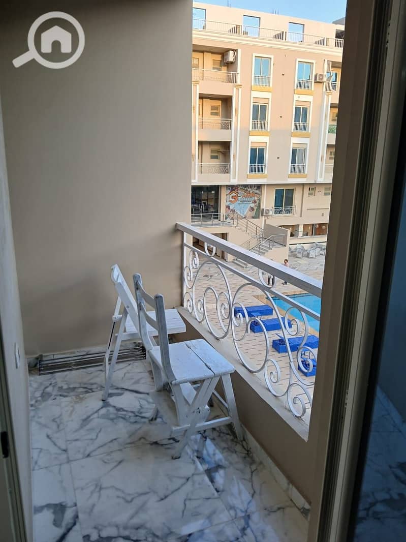 Chalet for daily rent in Hurghada with a swimming pool and a view of the pool - Mehr