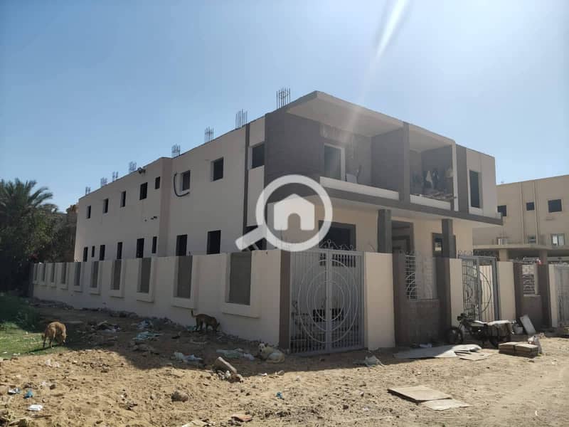 Basement for Sale 120 sqm + 145 sqm Garden in El Shorouk City | Residential Reconciliation Possible – pohled 2