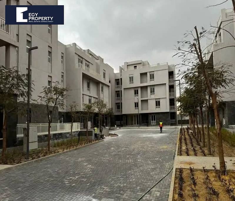 Apartment For Sale in Waterway New Cairo with attractive price - Widok 2