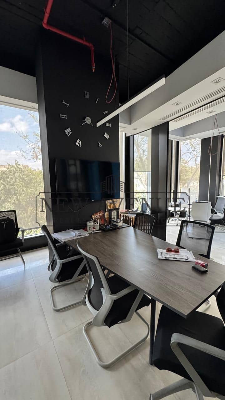 Corner Office Plaza view for rent in a High Demand Location at Water Way 1 – pohled 6